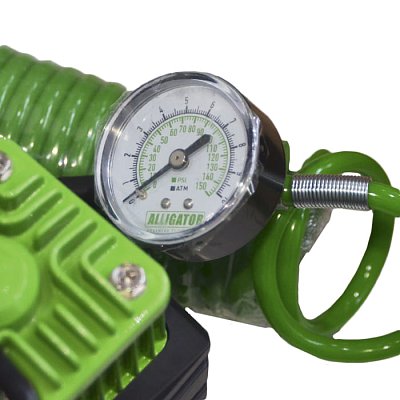 Компрессор  55л/мин 180W 12V металл переходники, сумка, шланг 4м, фонарь АЛЛИГАТОР AL-500