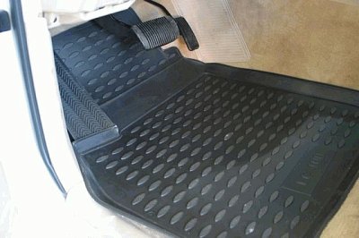 Коврики салона Novline модель TOYOTA Land Cruiser100 1998-2007 черный (к-т 3шт) NLC.48.06.210k