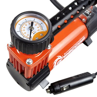 Компрессор 30л/мин 140W 7Атм 12V с фонарем, с насадками, Агрессор AGR-30L