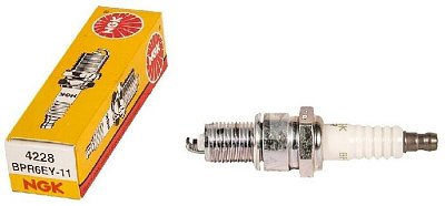 Свеча зажигания NGK 4228/3577/7856 BPR6EY11
