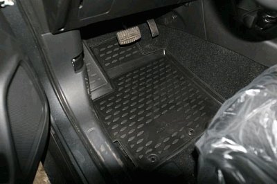 Коврики салона Novline модель MITSUBISHI Outlander 2012-2015, 2015+ 2 WD черный 3D (к-т4 шт)
